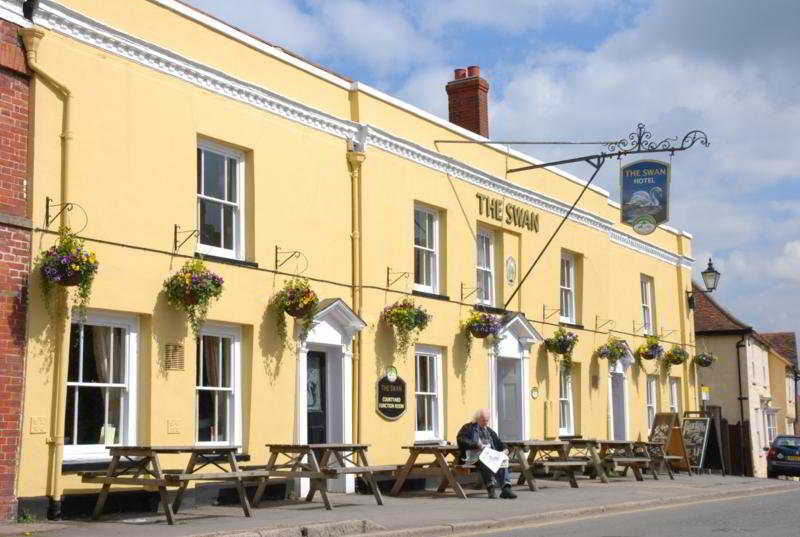 Swan Hotel By Greene King Inns Thaxted ภายนอก รูปภาพ