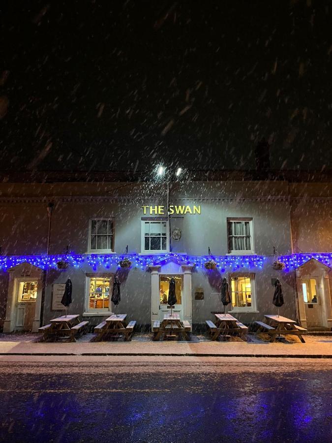 Swan Hotel By Greene King Inns Thaxted ภายนอก รูปภาพ