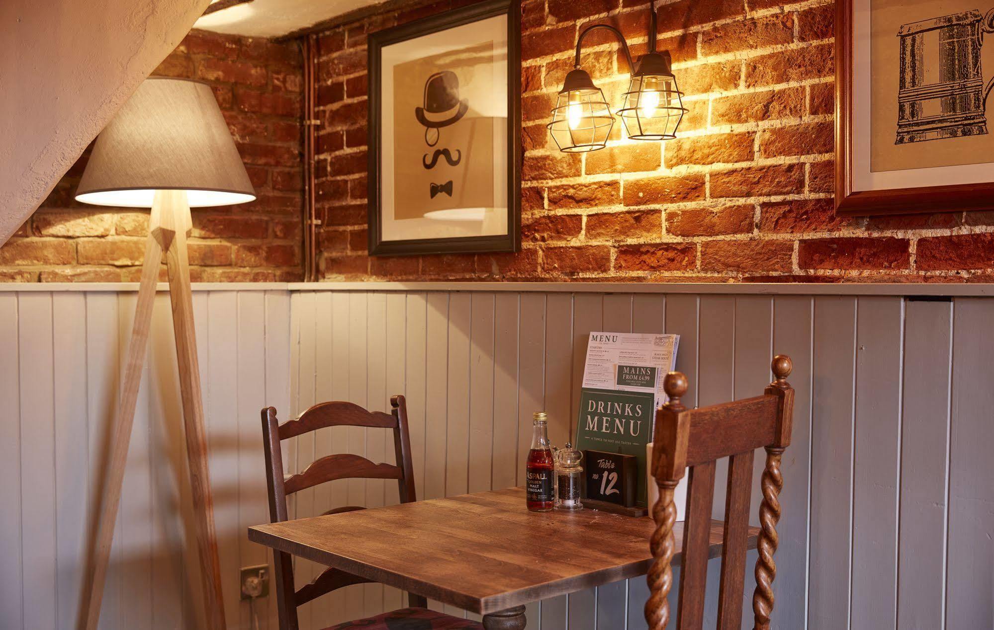 Swan Hotel By Greene King Inns Thaxted ภายนอก รูปภาพ