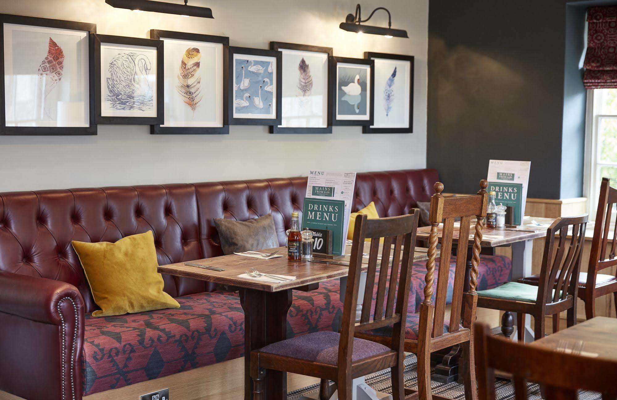 Swan Hotel By Greene King Inns Thaxted ภายนอก รูปภาพ
