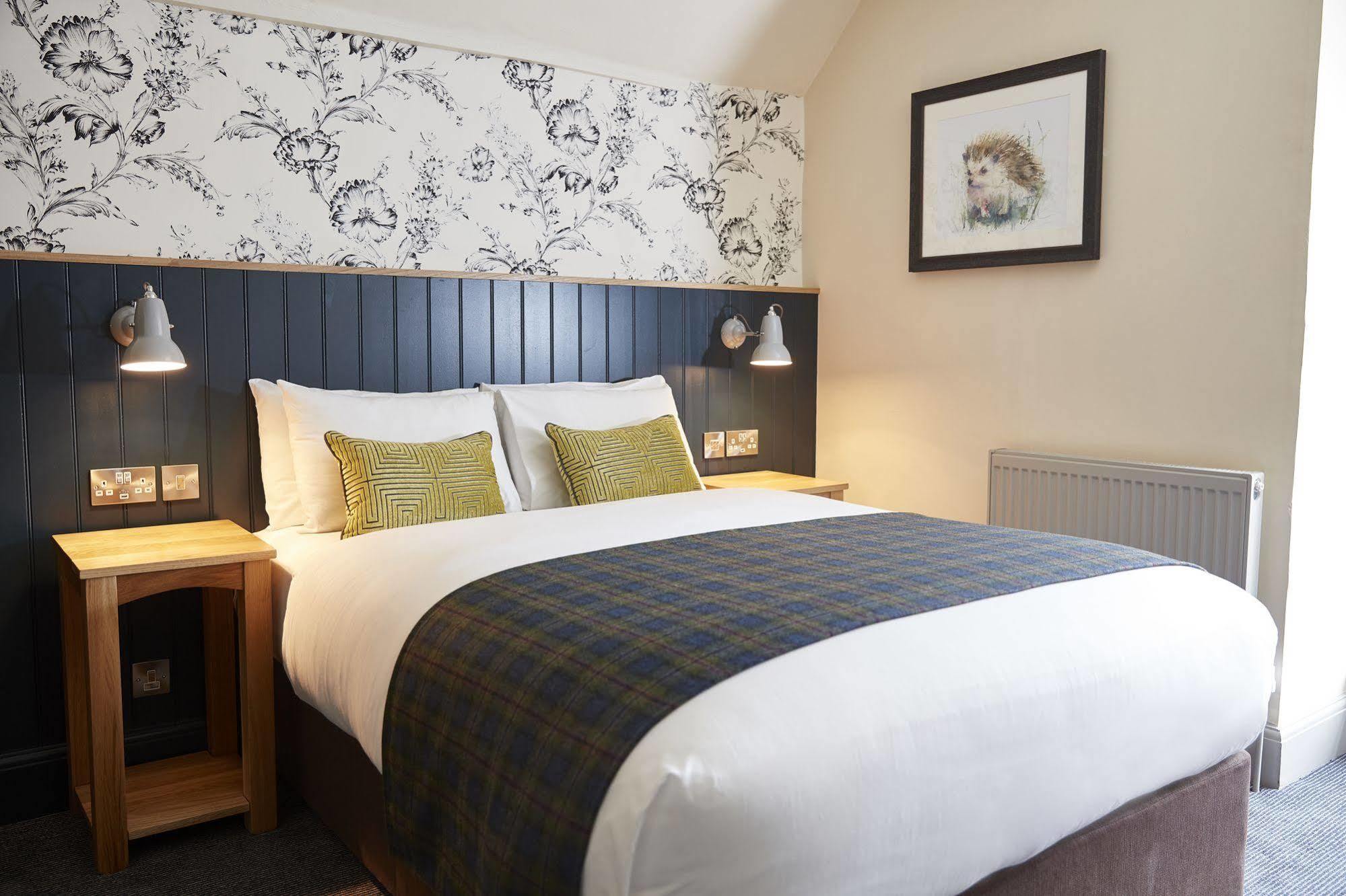 Swan Hotel By Greene King Inns Thaxted ภายนอก รูปภาพ