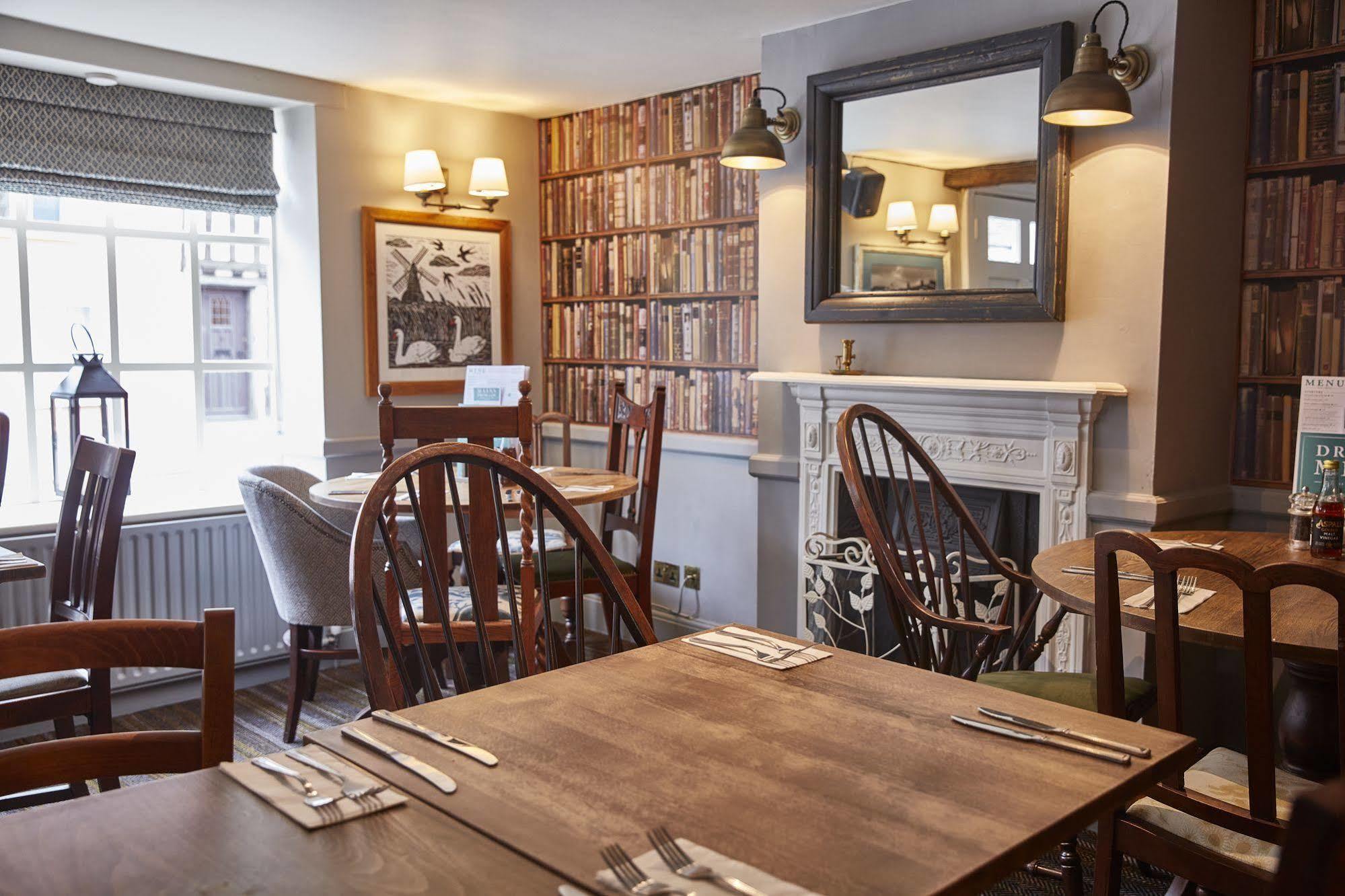 Swan Hotel By Greene King Inns Thaxted ภายนอก รูปภาพ