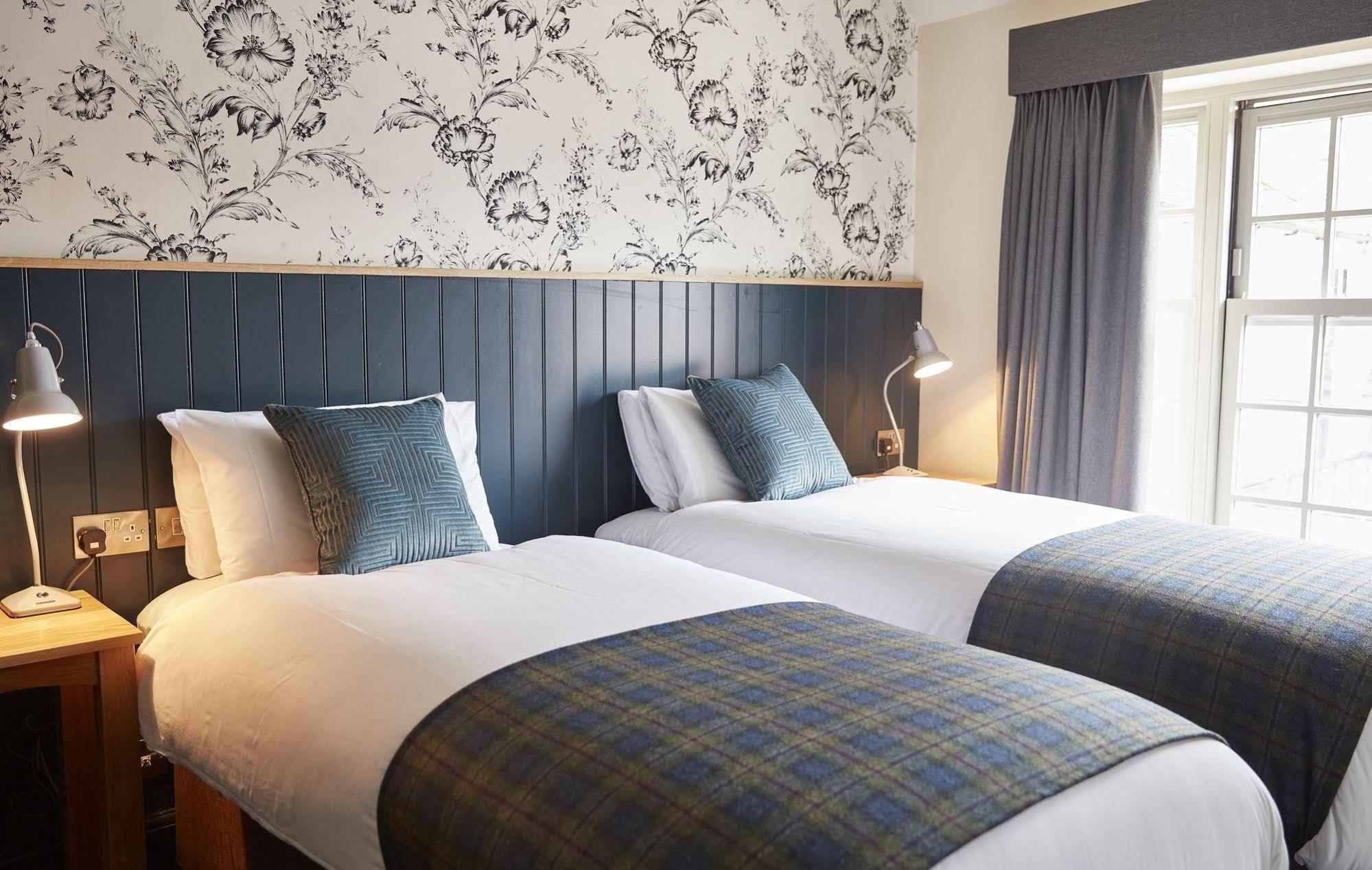 Swan Hotel By Greene King Inns Thaxted ภายนอก รูปภาพ